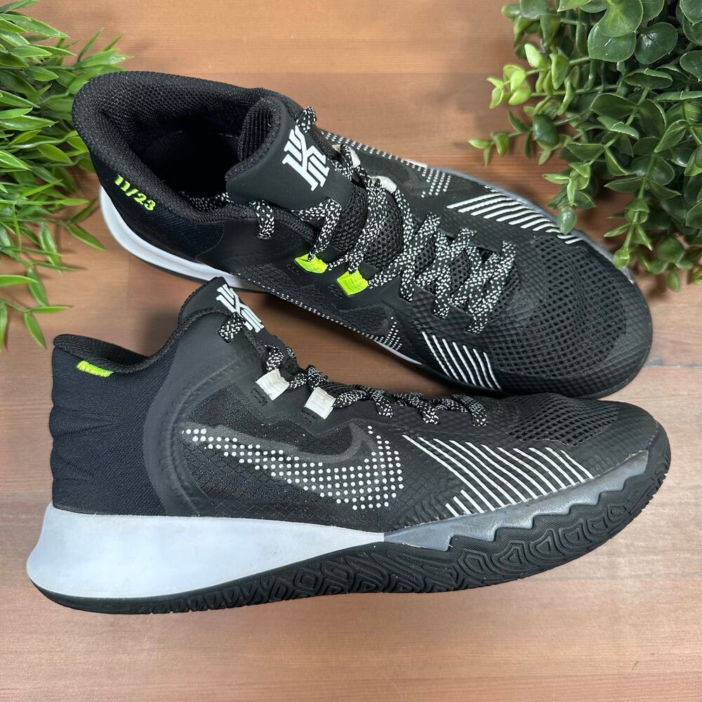 Nike Kids Kyrie Flytrap V Black‎ Cool Grey Basketball Sneakers Size 7